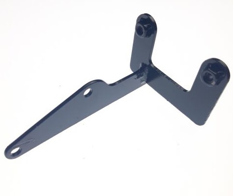 Suport valvă (valve bracket) Linhai cod 33227, piesă metalică pentru prinderea valvei și a arcului în sistemul de evacuare al ATV-urilor Linhai, montaj conform microfișei motorului.