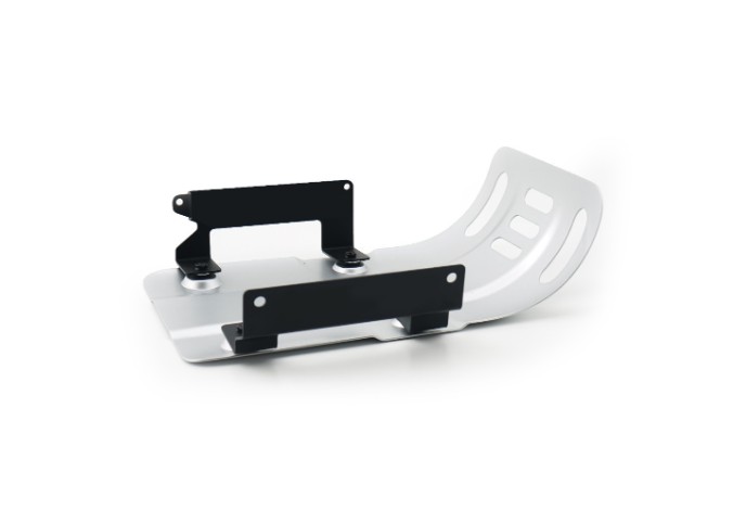 Scutul de protecție motor CFMOTO 6AQV‑803100‑7100, confecționat din aluminiu anodizat, apără zona inferioară a motorului și băii de ulei de pietre și impacturi, completând perfect designul 450CL‑C.